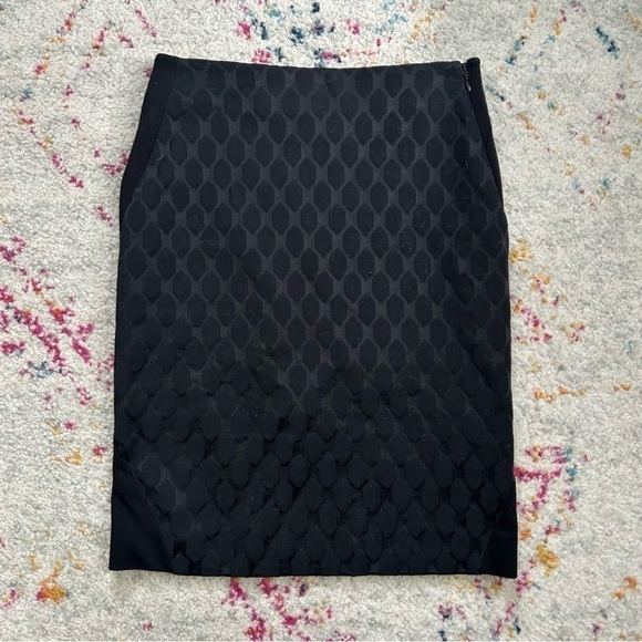 Diane Von Furstenberg Emma Diamond Pencil Skirt in Black sz 0 - Picture 3 of 5